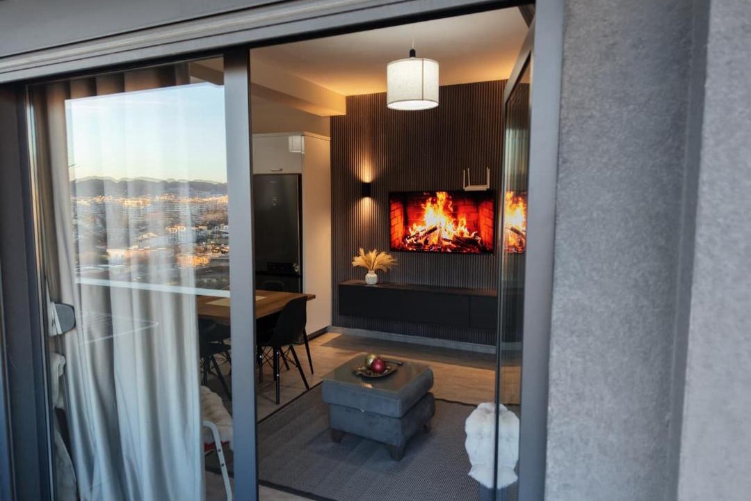 Tirana Apartment | Fior Apartment with Balcony View