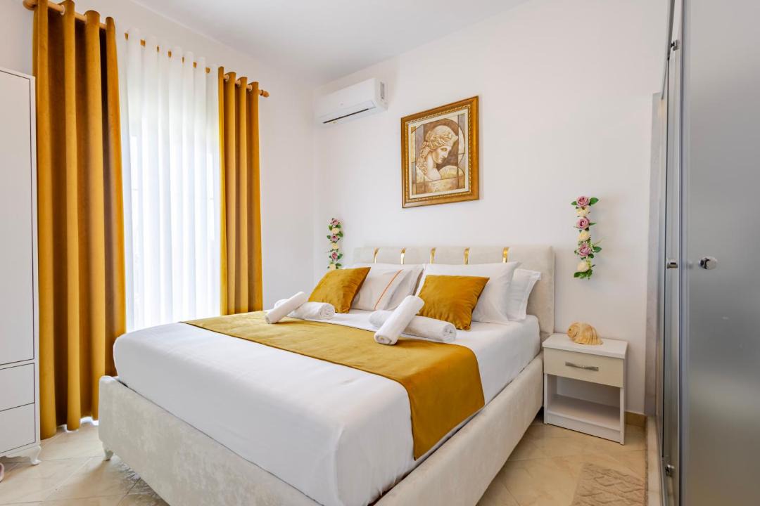 Qerek Villa | Vila Dy Bukurite Durres