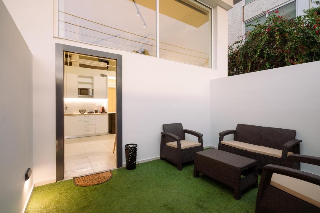 Elliniko Apartment | South Metro Loft