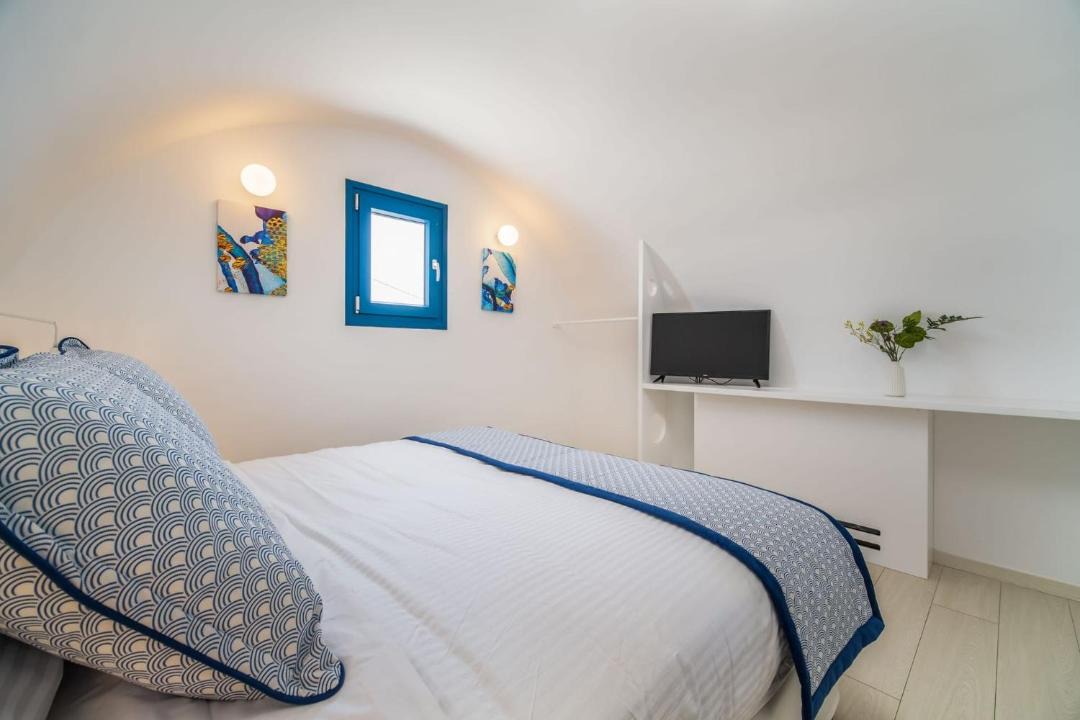 Karterados Villa | Beautiful Santorini Villa 2 Bedroom Villa Private Pool & Magical Sea Views