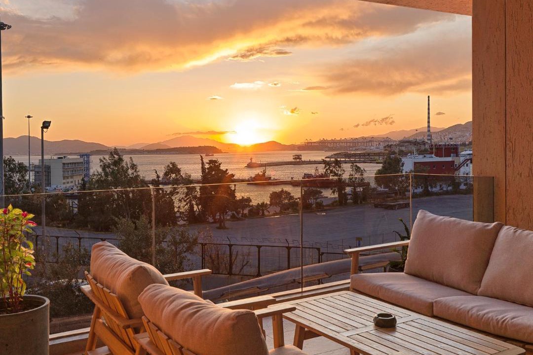 Piraeus House | Sea View Garden Suites