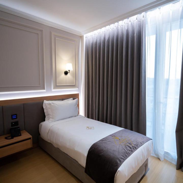 Preze Hotel | Holiday Hotel