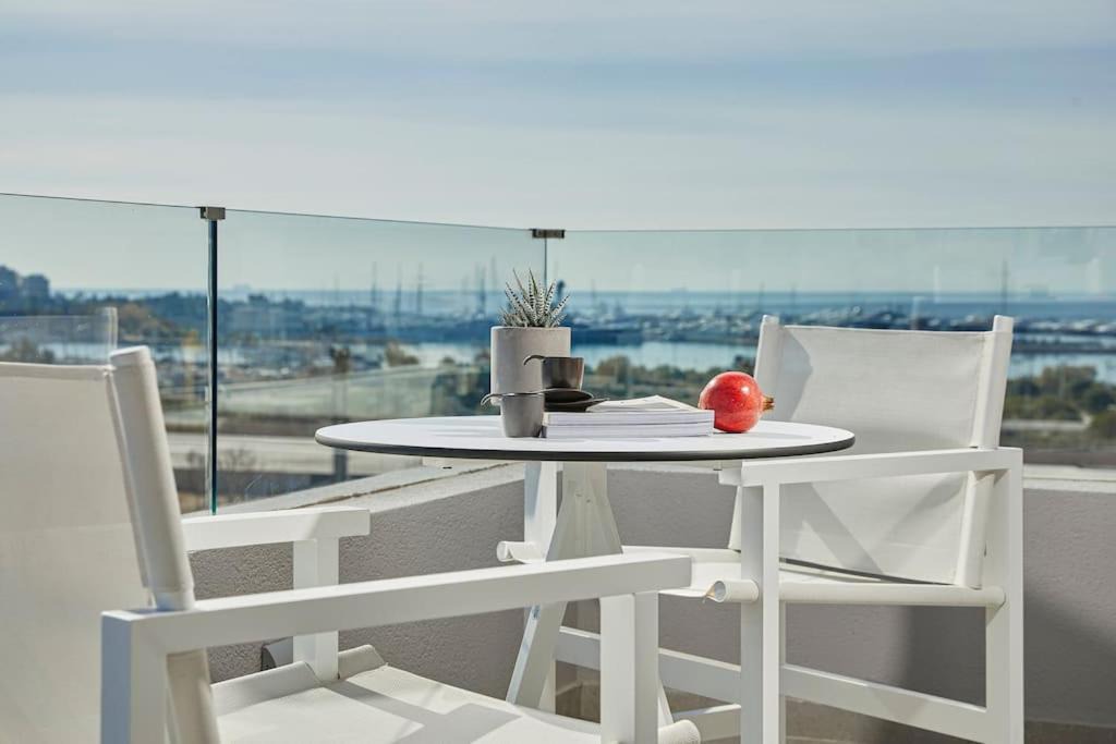 Kallithea Apartment | CW Athens Riviera Suite