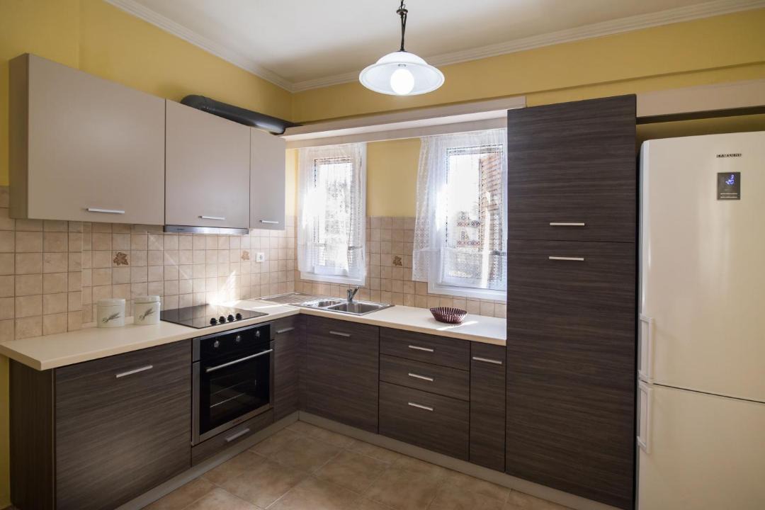 Sfakiotes Apartment | Modern Apartment 15 mins from the town of Lefkas