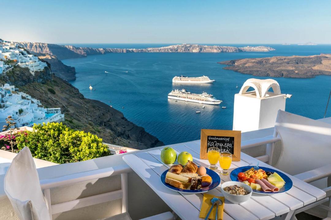 Firostefani Hotel | Blue Dolphins Apartments