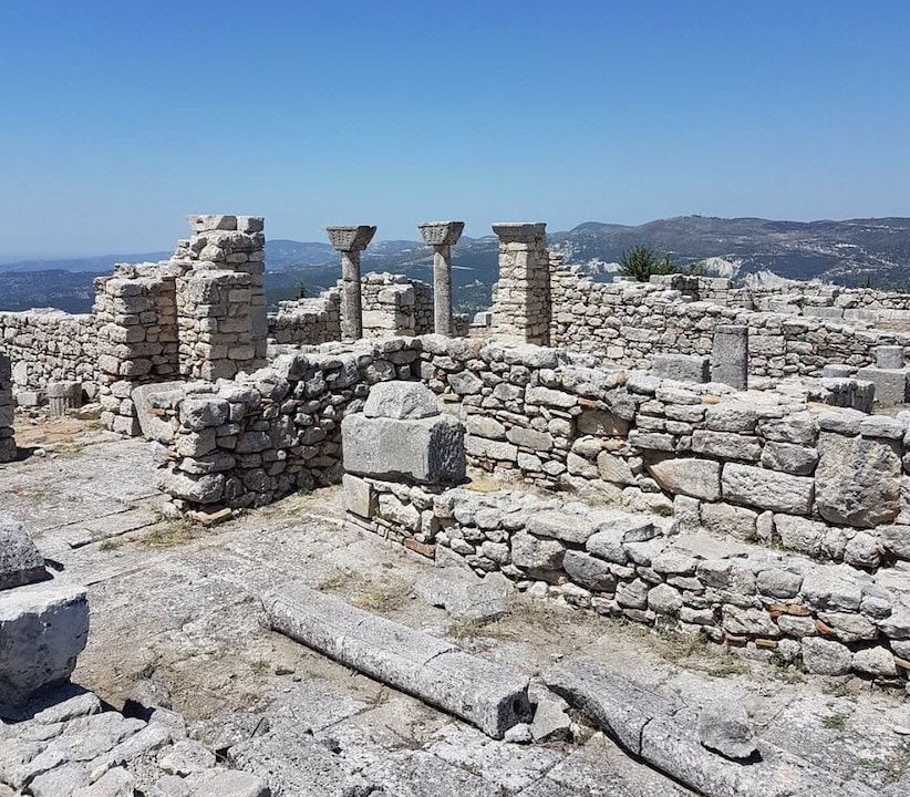 Photo of Buildings in Mbrostar-Urë