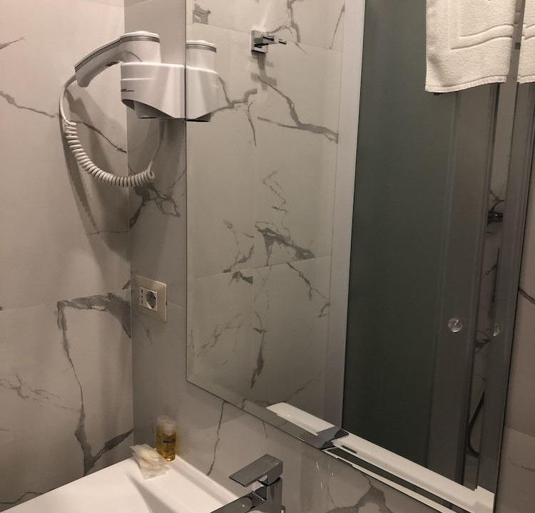 Photo of Bathroom in Mbrostar-Urë