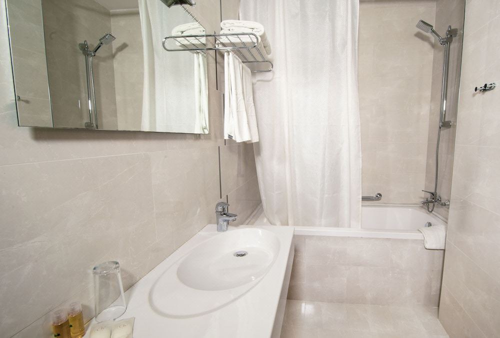 Photo of Bathroom in Mbrostar-Urë