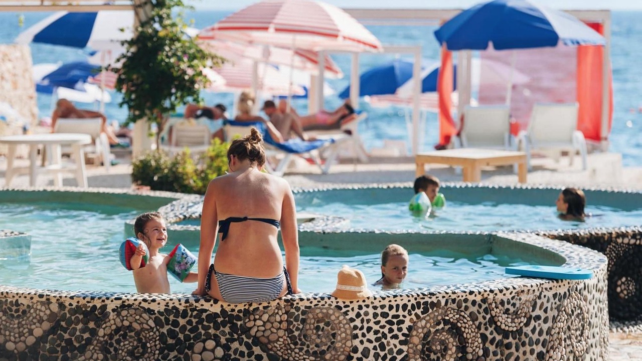 Photo of Others in Sarande