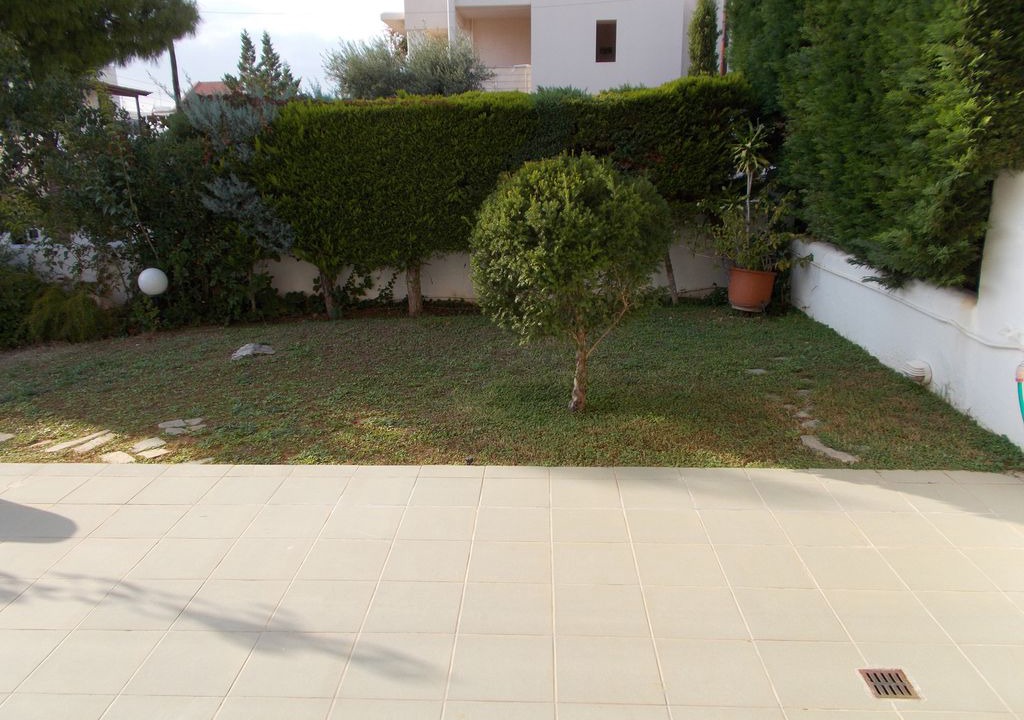 Photo of Buildings in Saronida
