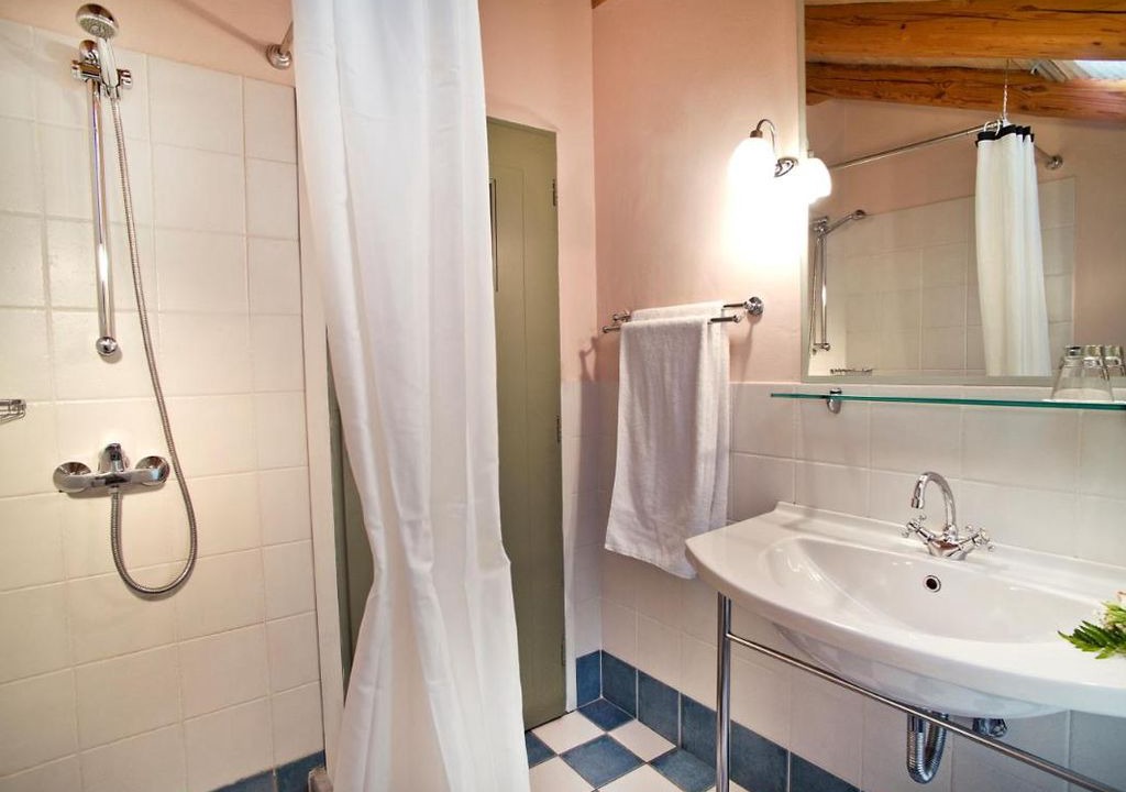 Photo of Bathroom in Xirokampi