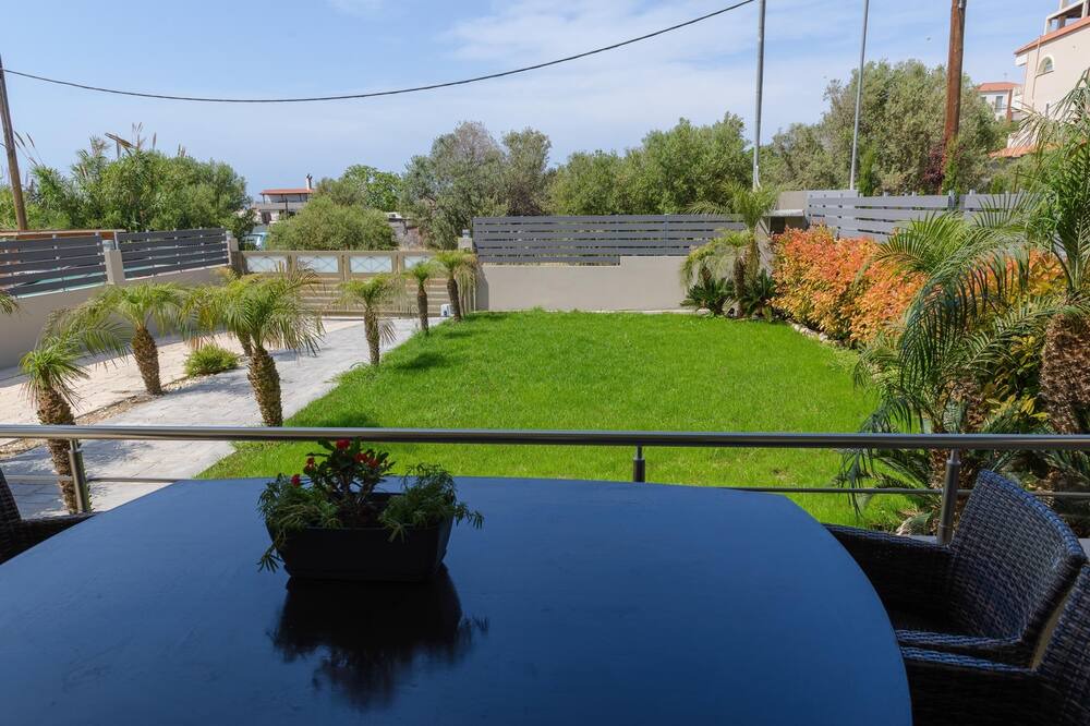 Photo of Patio Balcony in Petaloudes