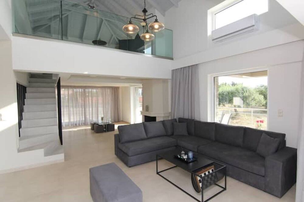 Photo of Livingroom in Ano Kalesia