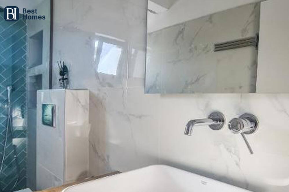 Photo of Bathroom in Gennadi