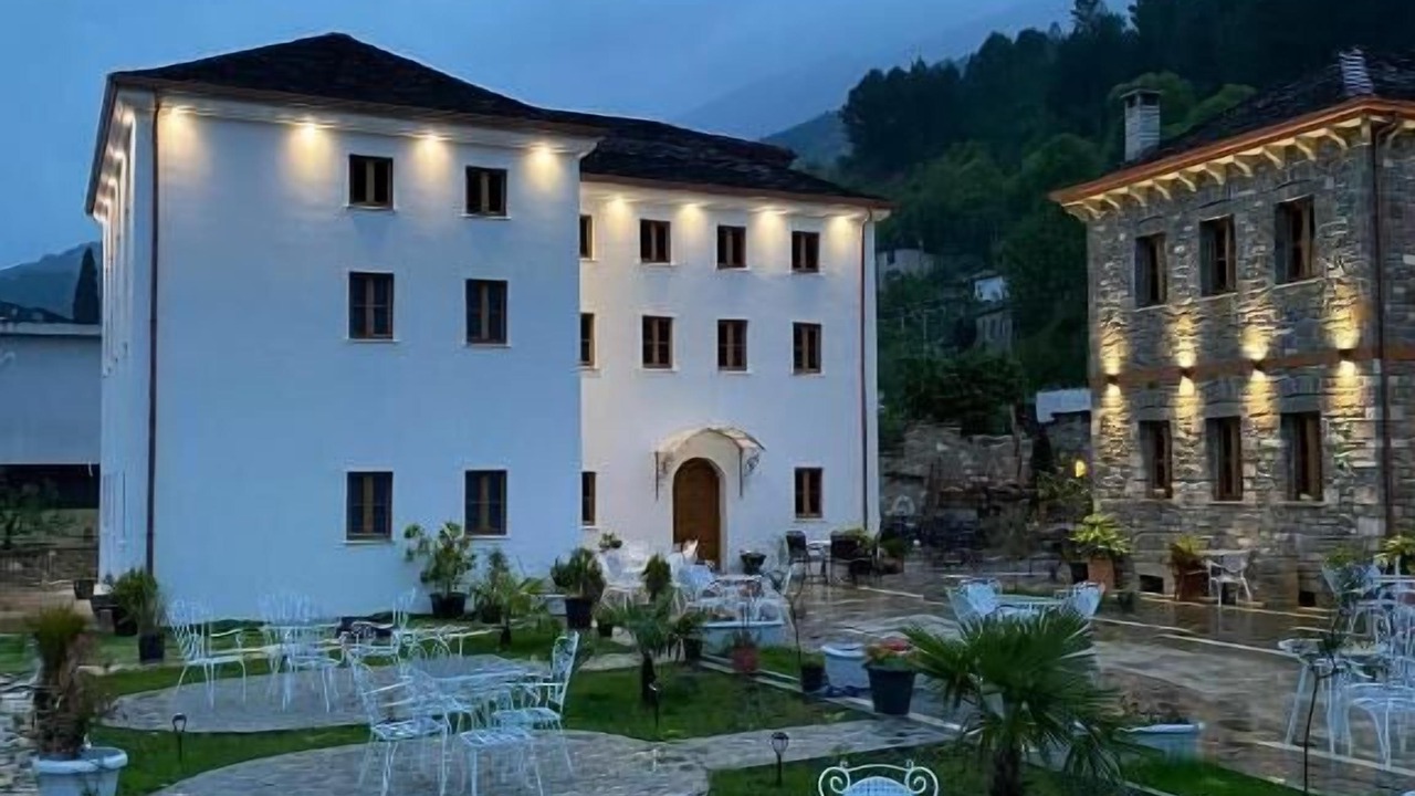 Photo of Patio Balcony in Permet