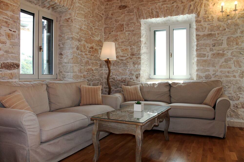 Photo of Livingroom in Kalami