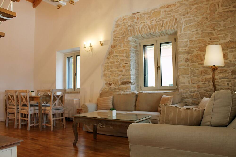 Photo of Livingroom in Kalami