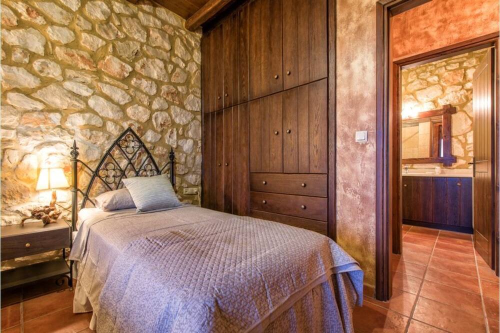 Photo of Bedroom in Elation