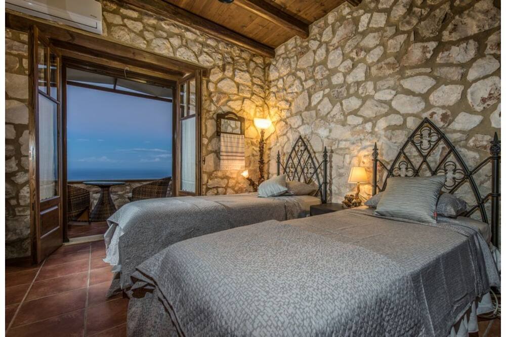 Photo of Bedroom in Elation