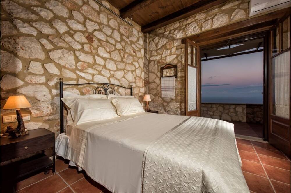 Photo of Bedroom in Elation