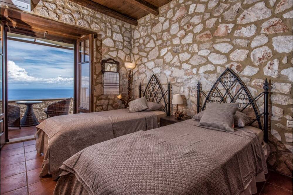 Photo of Bedroom in Elation