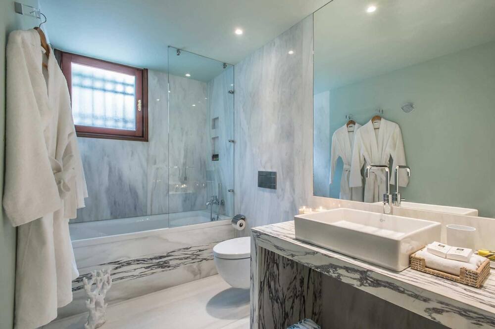 Photo of Bathroom in Kounoupidiana