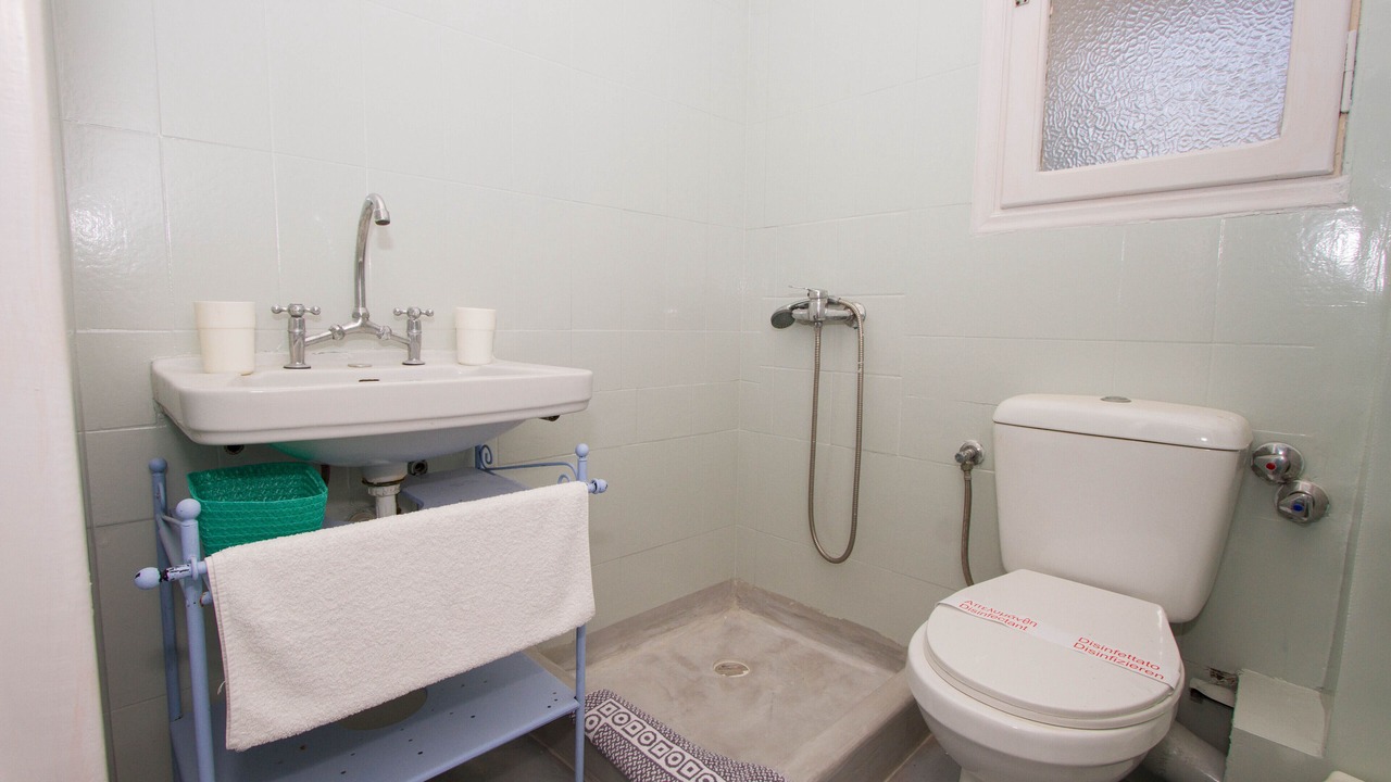 Photo of Bathroom in Alinda