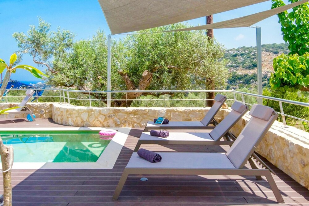 Photo of Outdoor in Gerani