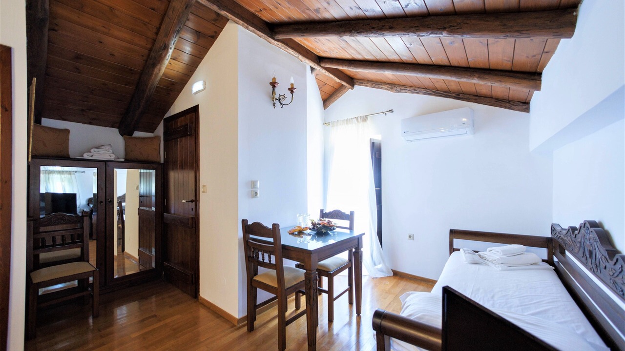 Photo of Bedroom in Omales