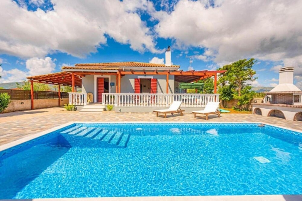 Photo of Outdoor in Neromilos