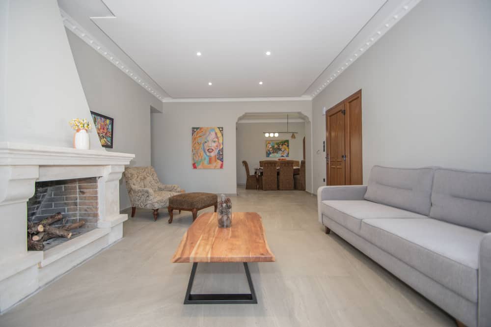 Photo of Livingroom in Ayios Kirikos