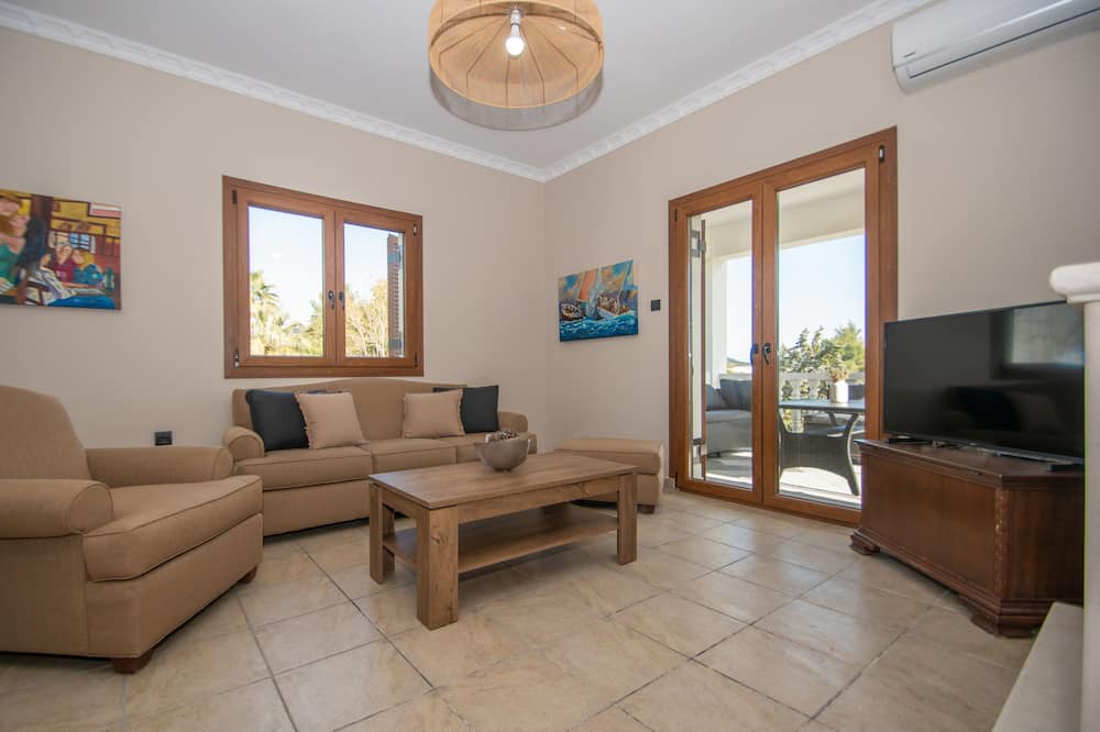 Photo of Livingroom in Ayios Kirikos