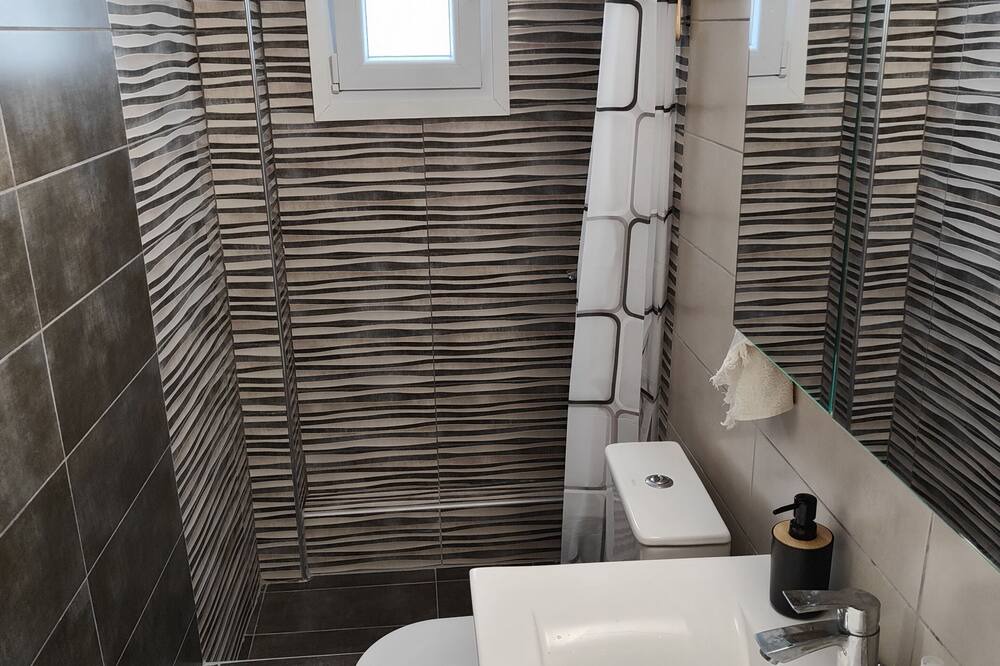 Photo of Bathroom in Neoi Epivates