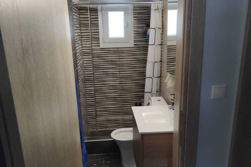 Photo of Bathroom in Neoi Epivates