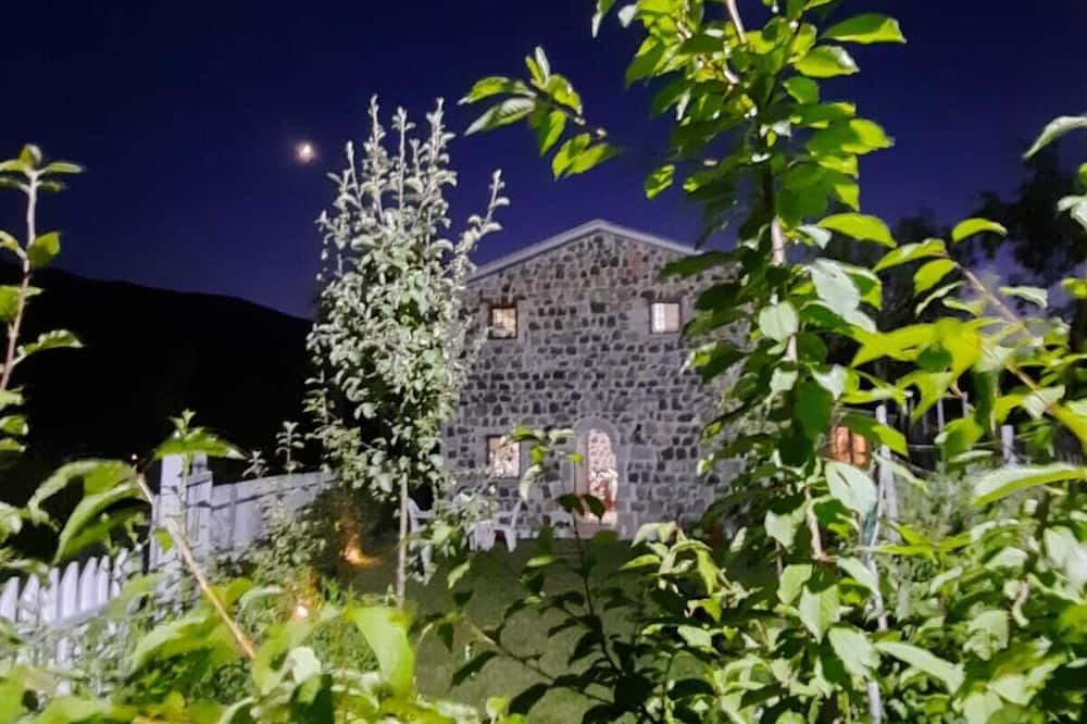 Photo of Outdoor in Diber
