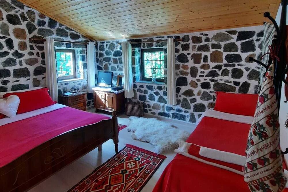 Photo of Bedroom in Diber