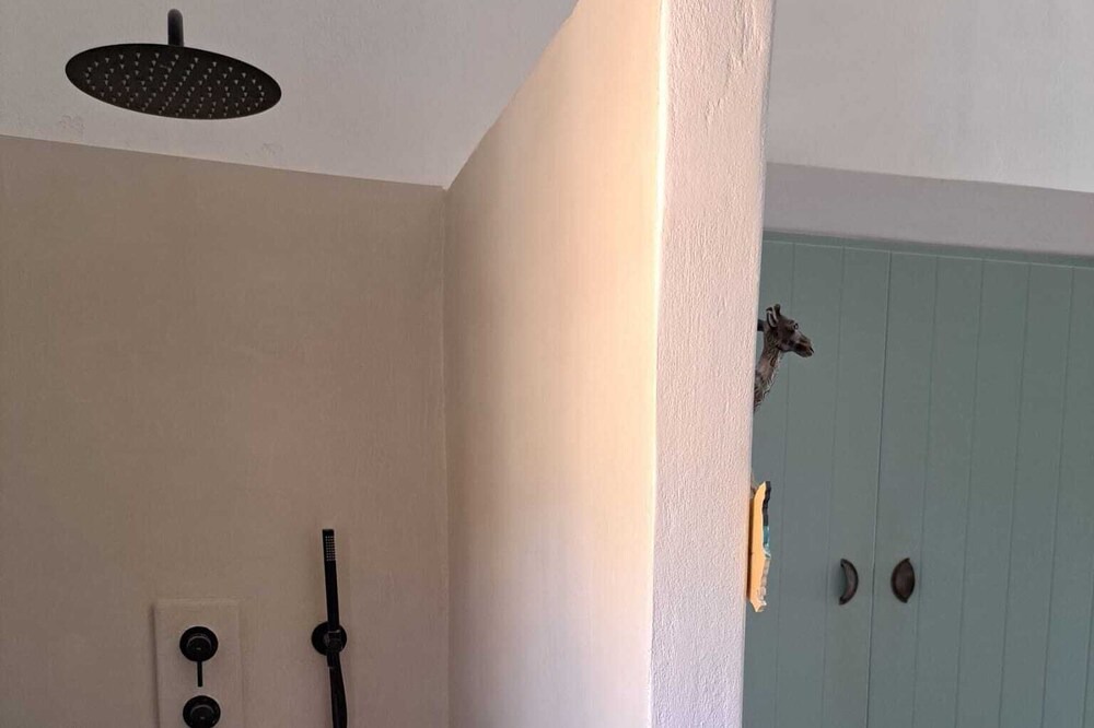 Photo of Bathroom in Alinda