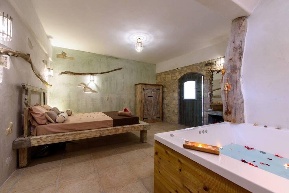 Photo of Bedroom in Matala