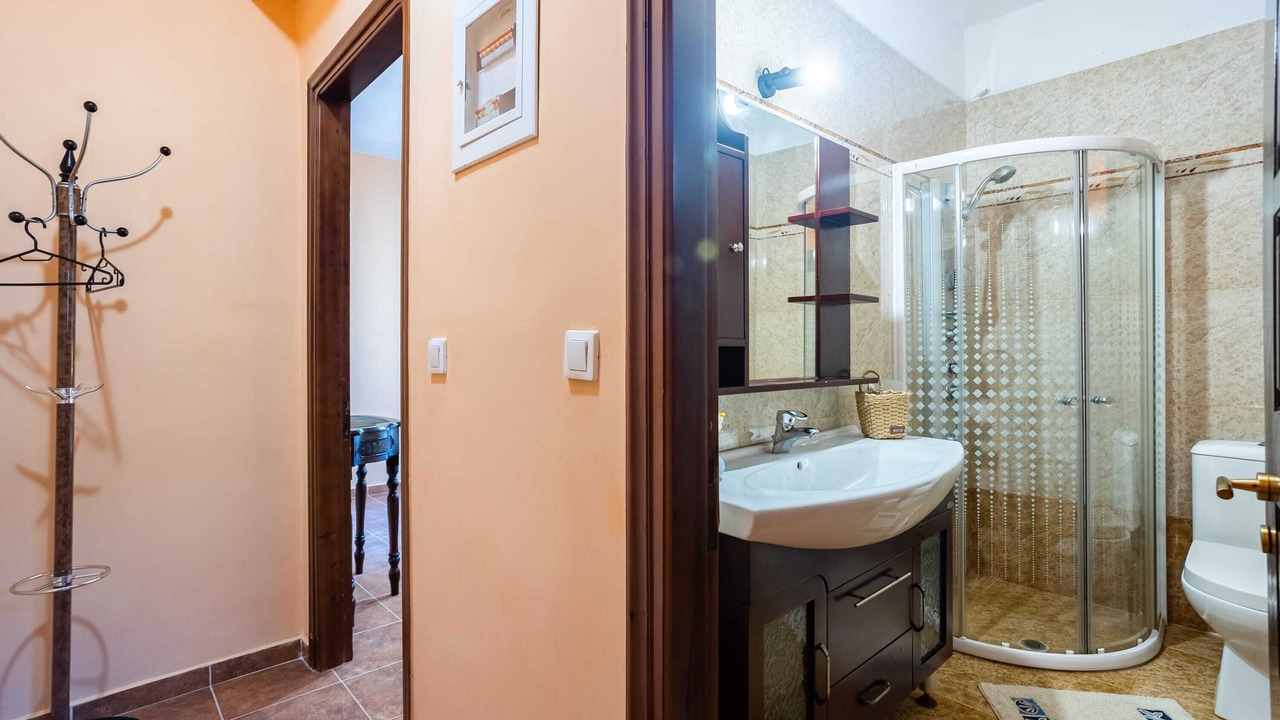 Photo of Bathroom in Lefktron