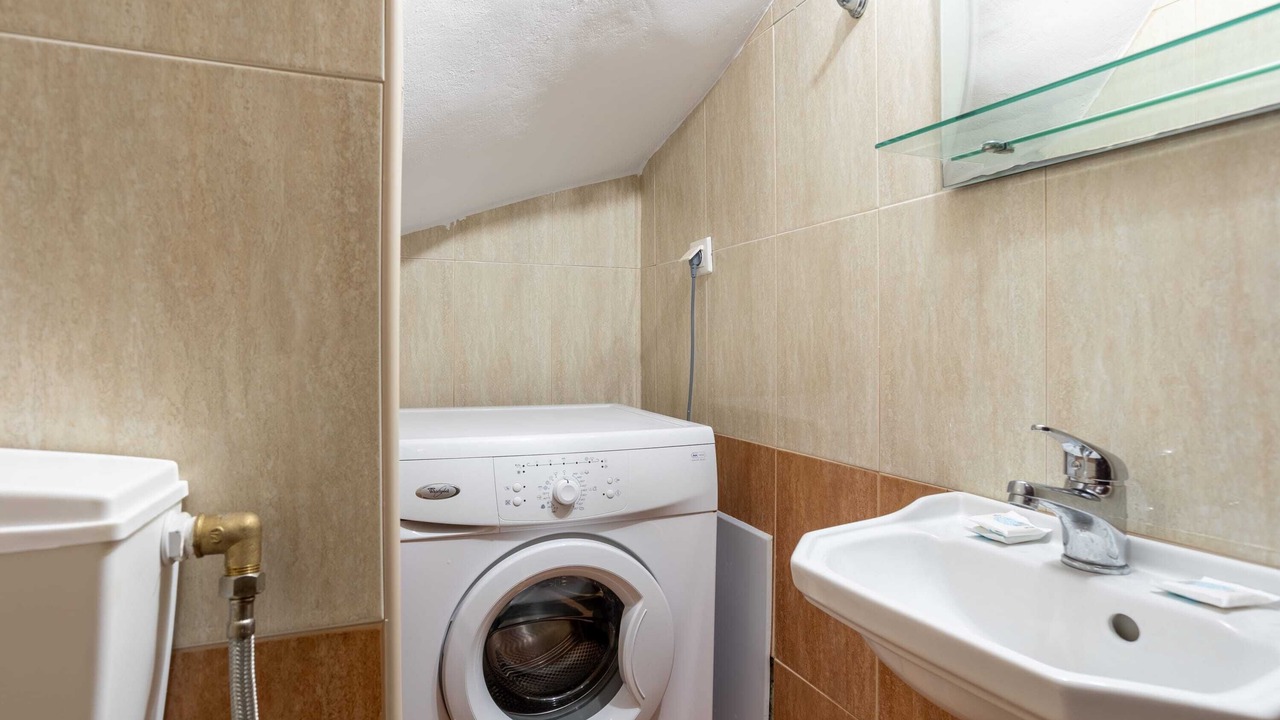 Photo of Bathroom in Lefktron