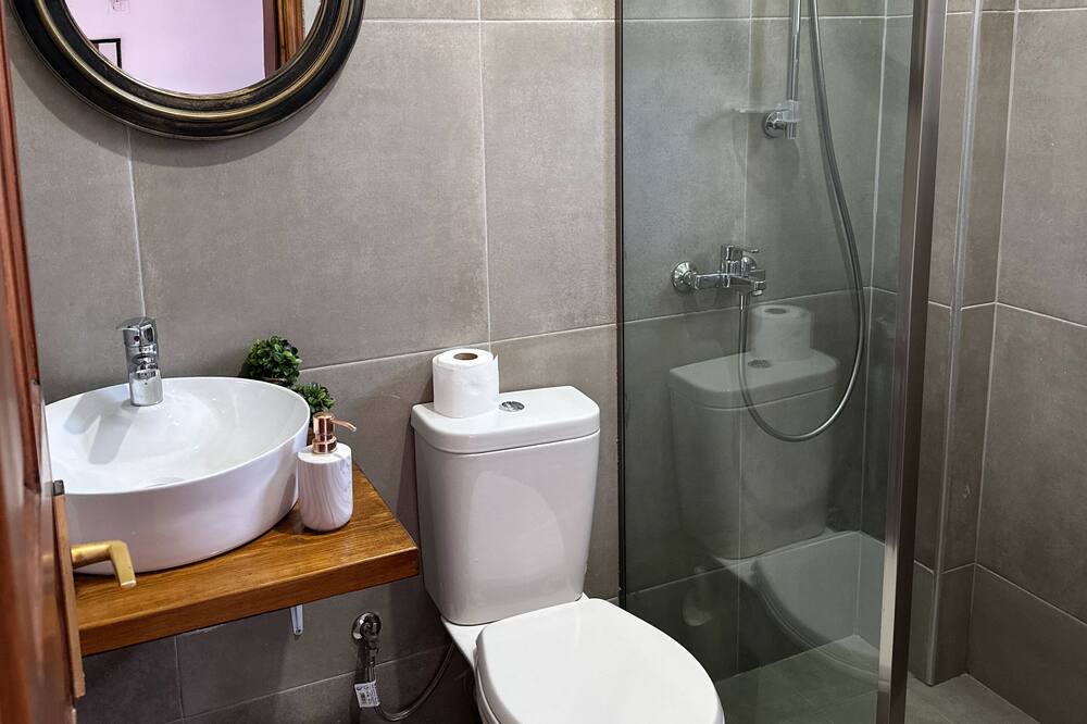 Photo of Bathroom in Permet