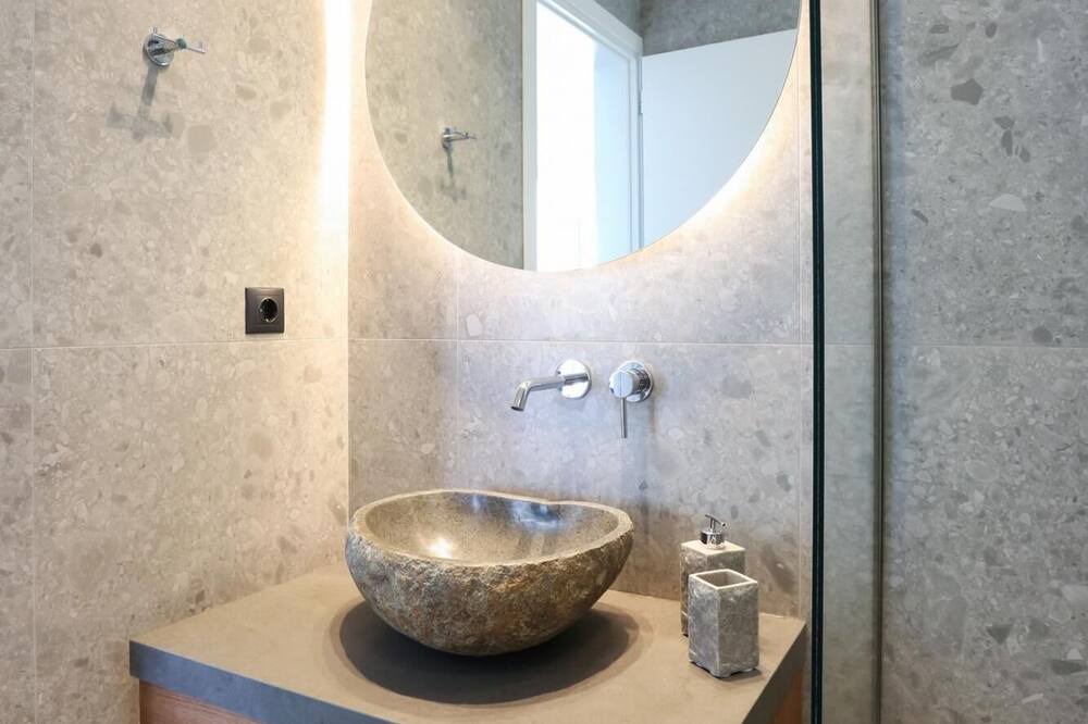 Photo of Bathroom in Gournai