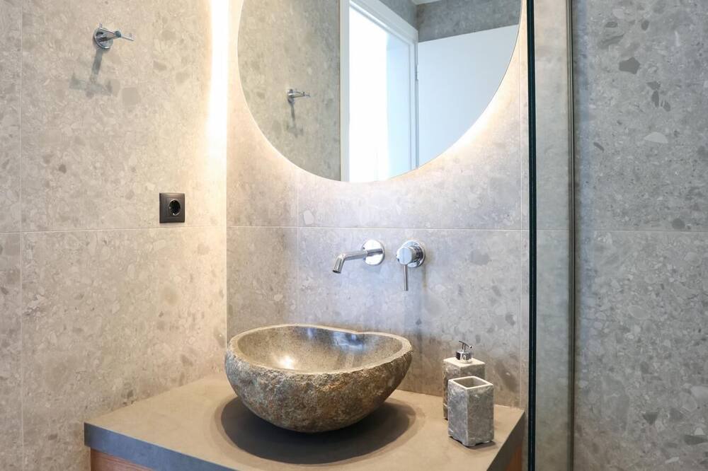 Photo of Bathroom in Gournai
