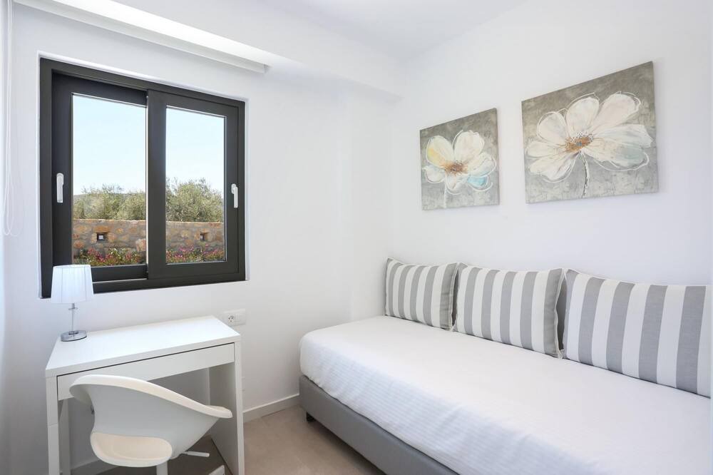 Photo of Bedroom in Gournai