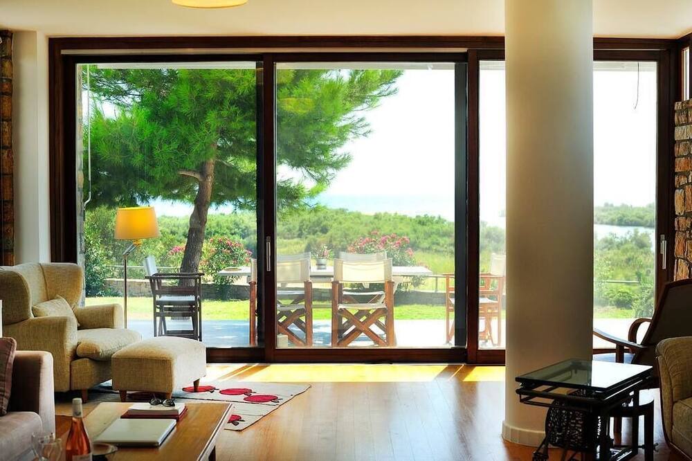 Photo of Livingroom in Ormilia