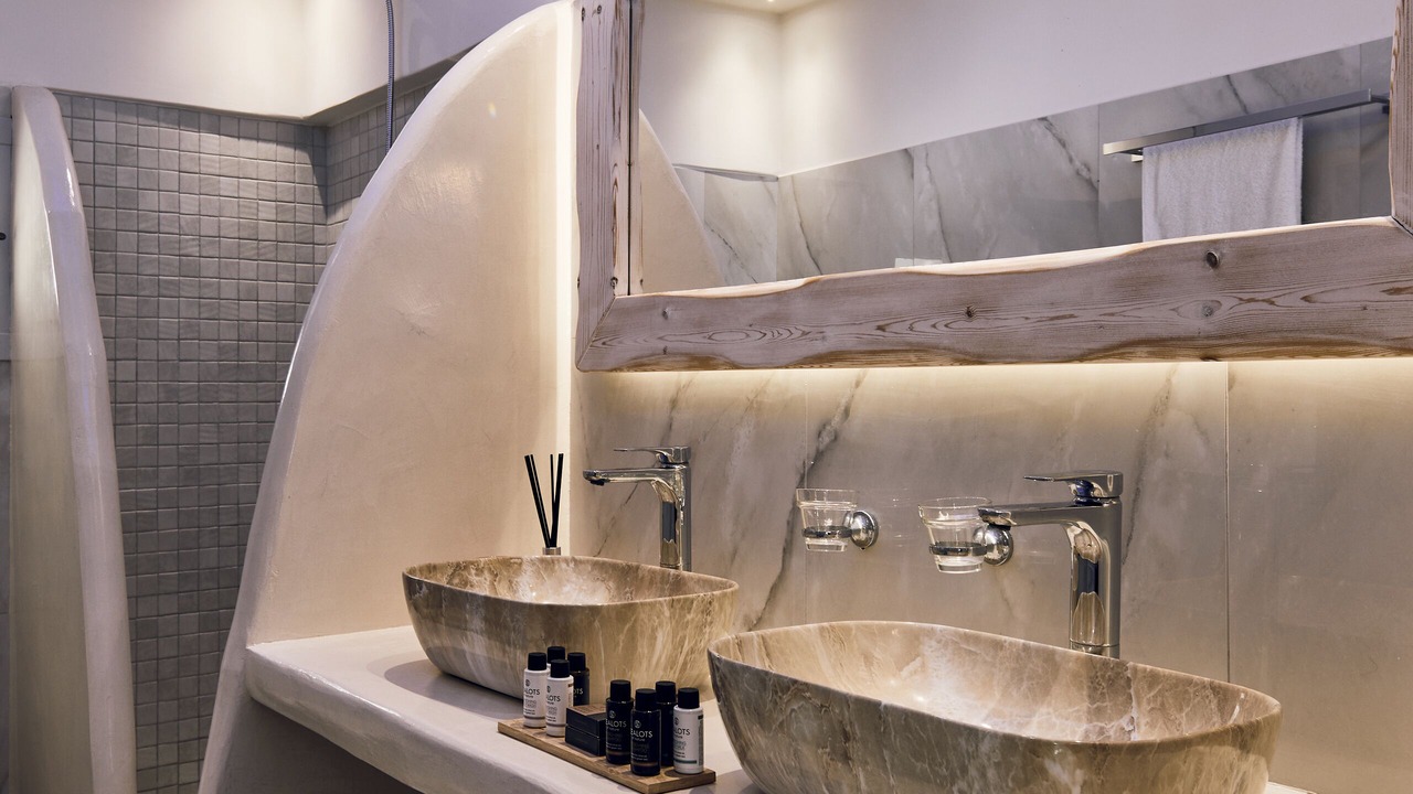 Photo of Bathroom in Perissa