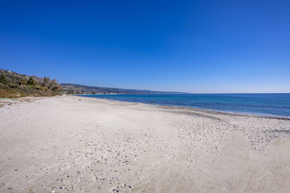 Photo of Others in Kassandra