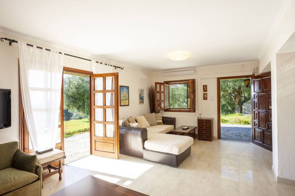 Photo of Livingroom in Kassandra