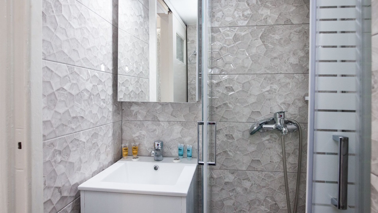 Photo of Bathroom in Galatsi