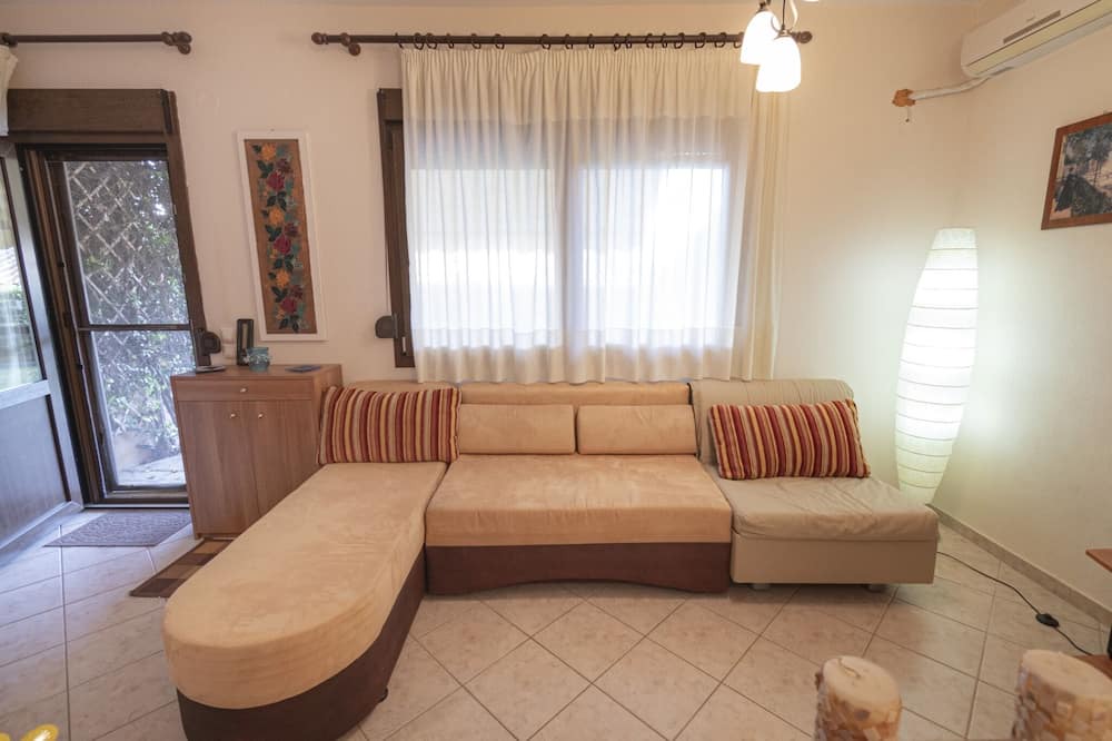 Photo of Livingroom in Kalyves Polygyrou